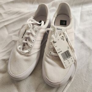 Adidas 3MC White Canvas Sneakers NWT Women’s 5.5 Youth 4 Skate Minimalist
